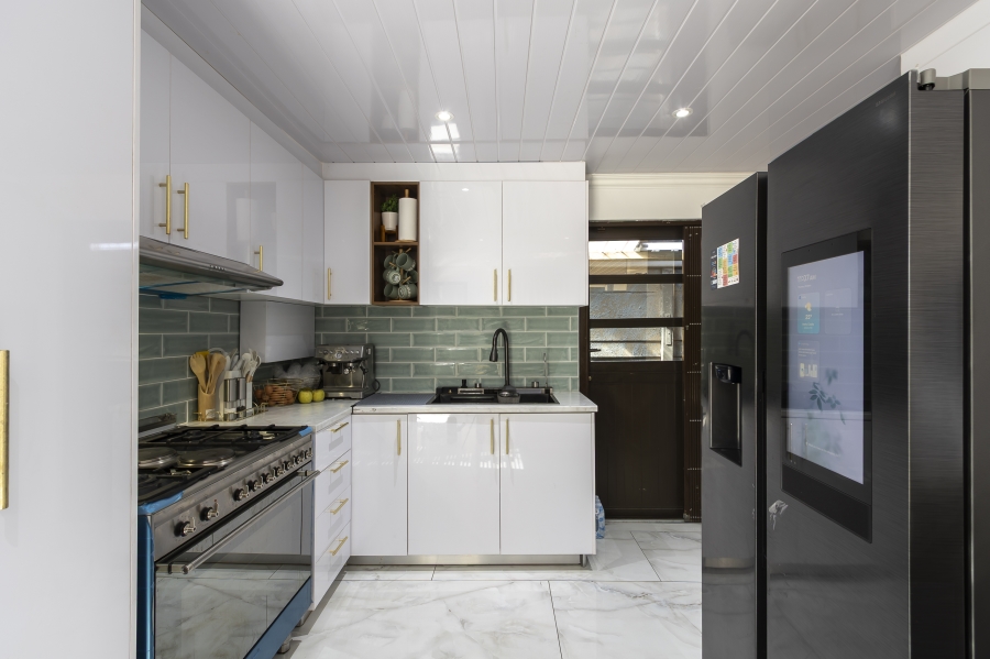 2 Bedroom Property for Sale in Admirals Park Western Cape